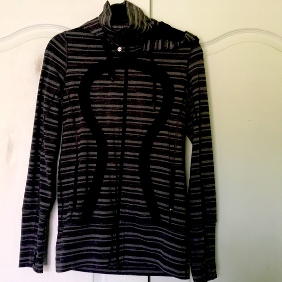Lululemon size 8 zip up jacket - Picture 1 of 5